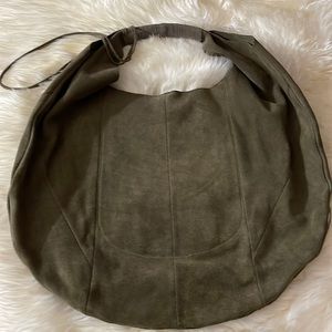 HOBO. Hobo brand purse. Beautiful leather olive color! HOBO.